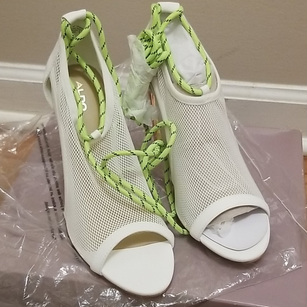 Shoes - Picture 3 of 4
